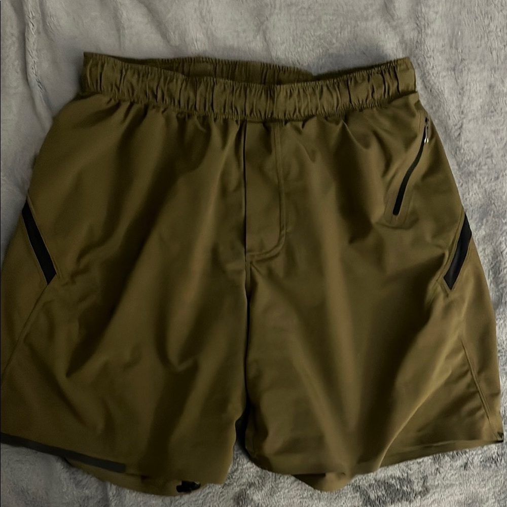 Lululemon Athletica Green Athletic Shorts with Elastic Waistband